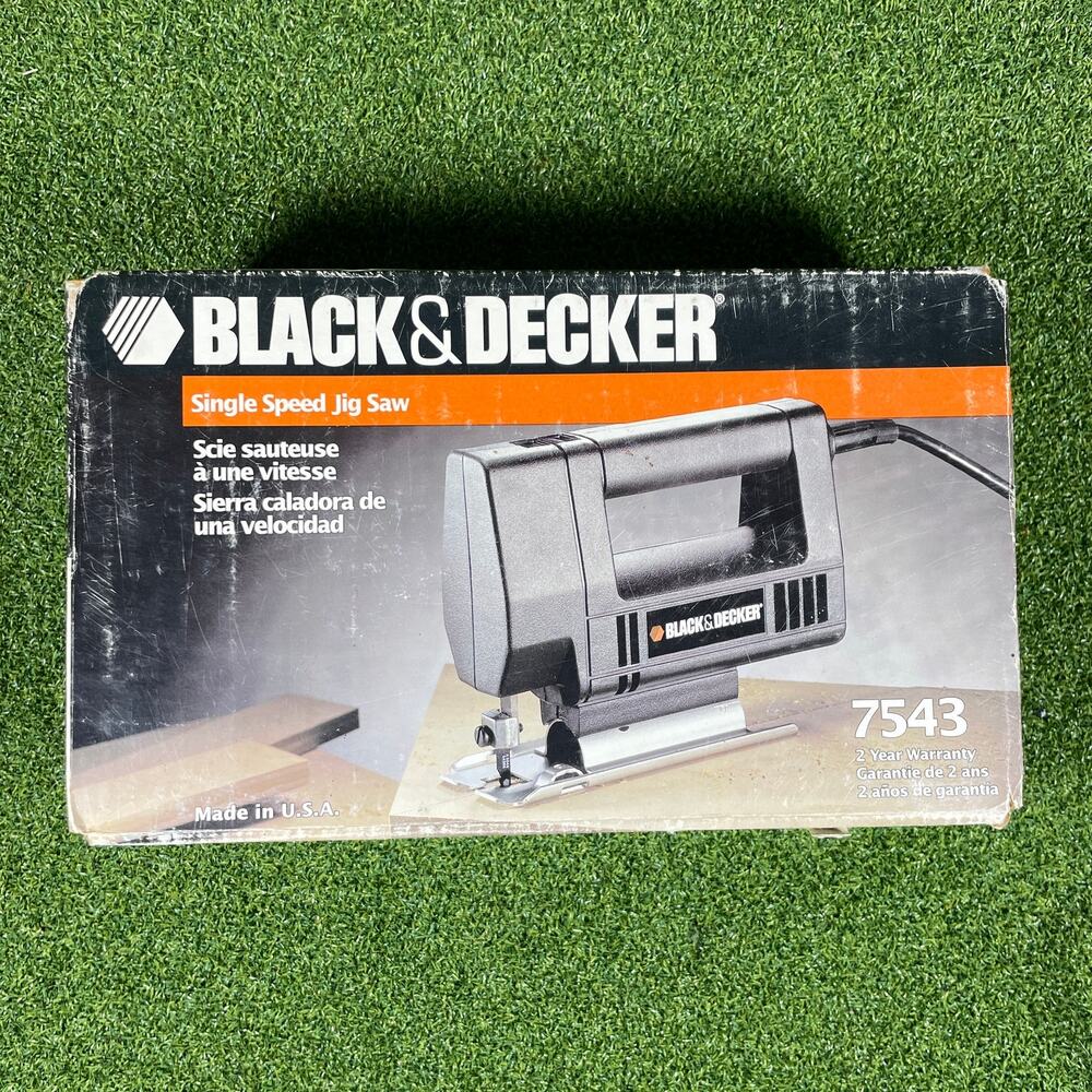 Black & Decker Single Speed Jig Saw Model 7543 with Blade
